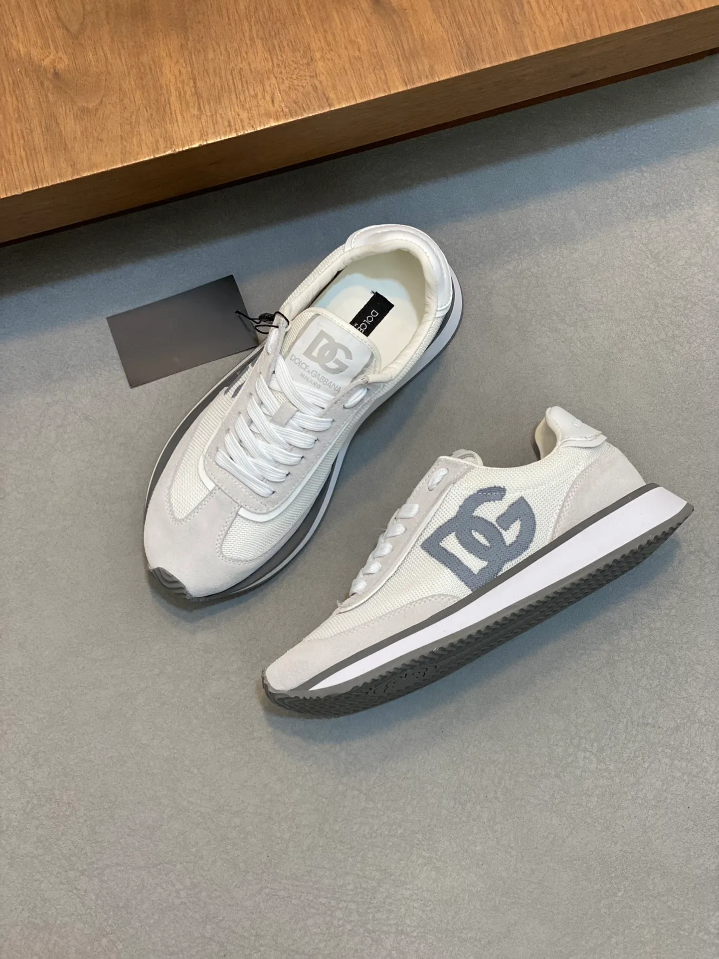Men's Men's Shoes💰440【New Style】🐝🐝DG••New••Dolce&G*_dgDolce&G*_dgDolce & G*_dg 2024 Early Spring New Men's Lace-up Leather Casual Sports Shoes Made of imported suede cowhide spliced ​​with waterproof fabric, mixed and matched color design, a fashionable and energetic sports shoe that easily meets the needs of modern dressing and highlights the contemporary lifestyle style. The foot is fully lined with cowhide for greater comfort. The tongue and heel are decorated with logos. It is equipped with a rubber outsole. The heel and toe are wrapped to further protect our feet. It is a model worth buying! Size: 39-44 (customized at 38.45)